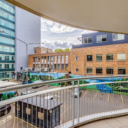 Dana-Spacious Private Room In Shared 2-Bedroom Apartment-1 Κανμπέρα Εξωτερικό φωτογραφία