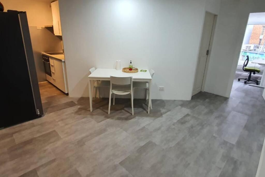 Dana-Spacious Private Room In Shared 2-Bedroom Apartment-1 Κανμπέρα Εξωτερικό φωτογραφία